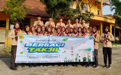 Kegiatan Berbagi Takjil Dewan Ambalan Patimura / Dewi Sartika